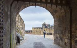 Edinburgh-Castle-J13-2537